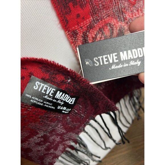 NWT Steve Madden Mid Weight Ombre Red Paisley Muffler Scarf $42 - Picture 5 of 6